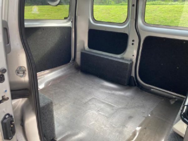 NISSAN NISSAN (Stock #: DBM6376)