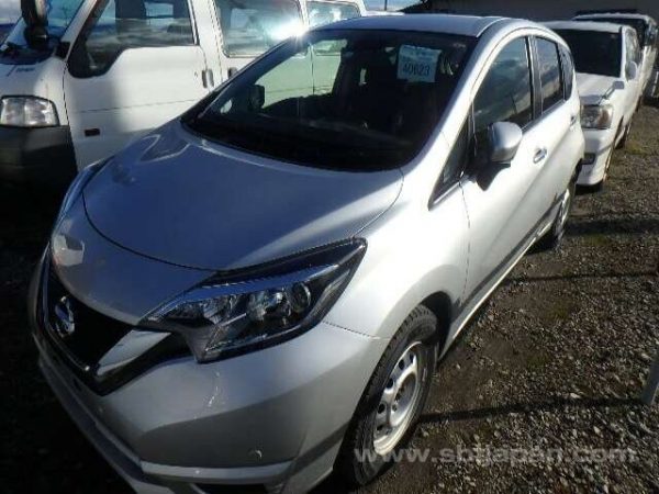 2017 NISSAN NOTE (Stock #: IW4638) - Image 2