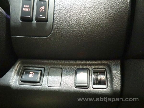 NISSAN NAVARA (Stock #: KY9982) - Image 19