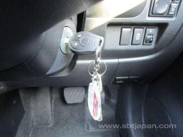 2017 NISSAN MARCH (Stock #: RI6201) - Image 10