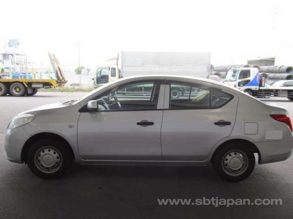 2013 NISSAN LATIO (Stock #: UZ0537) - Image 6